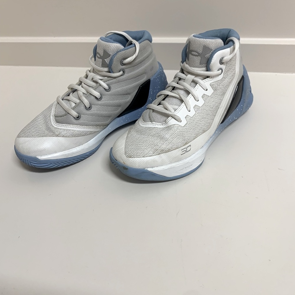 Steph Curry youth basketball shoes
